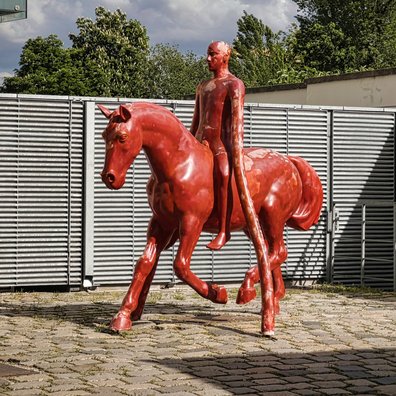 Kůň (Rotes Pferd) von Jaroslav Róna