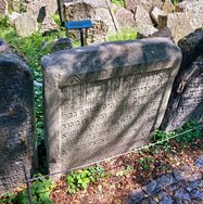 Grabmahl Avigdor Karas auf dem Alten Jüdischen Friedhof