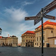 Hradschin-Platz am Morgen