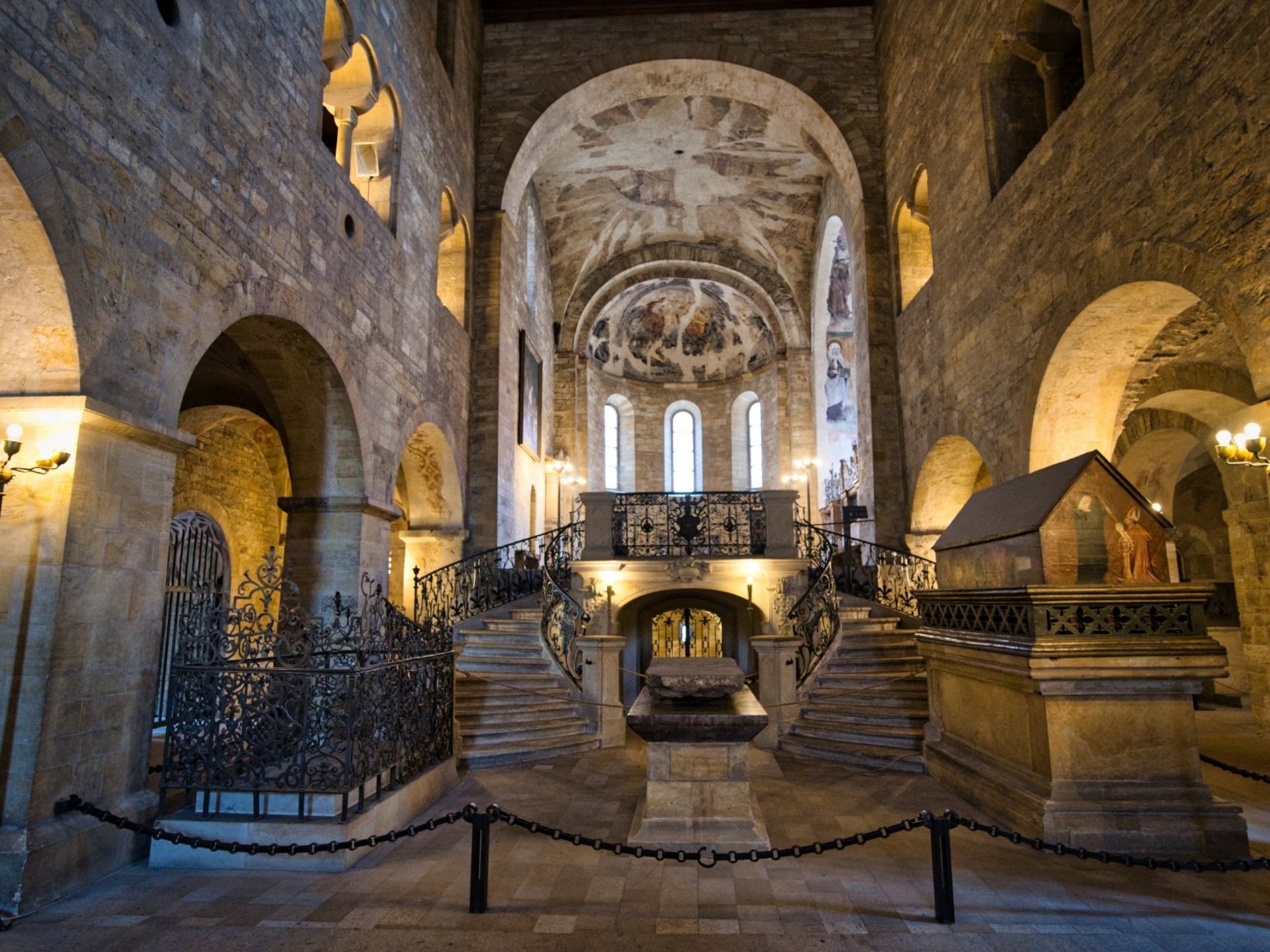 Bild Innenbereich der St.-Georgs-Basilika