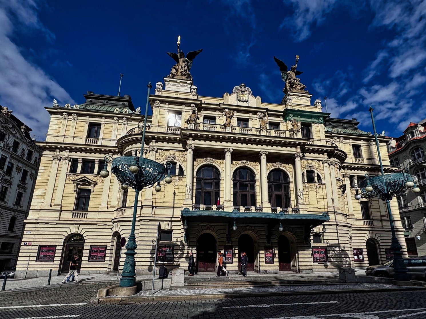 Vinohrady-Theater1
