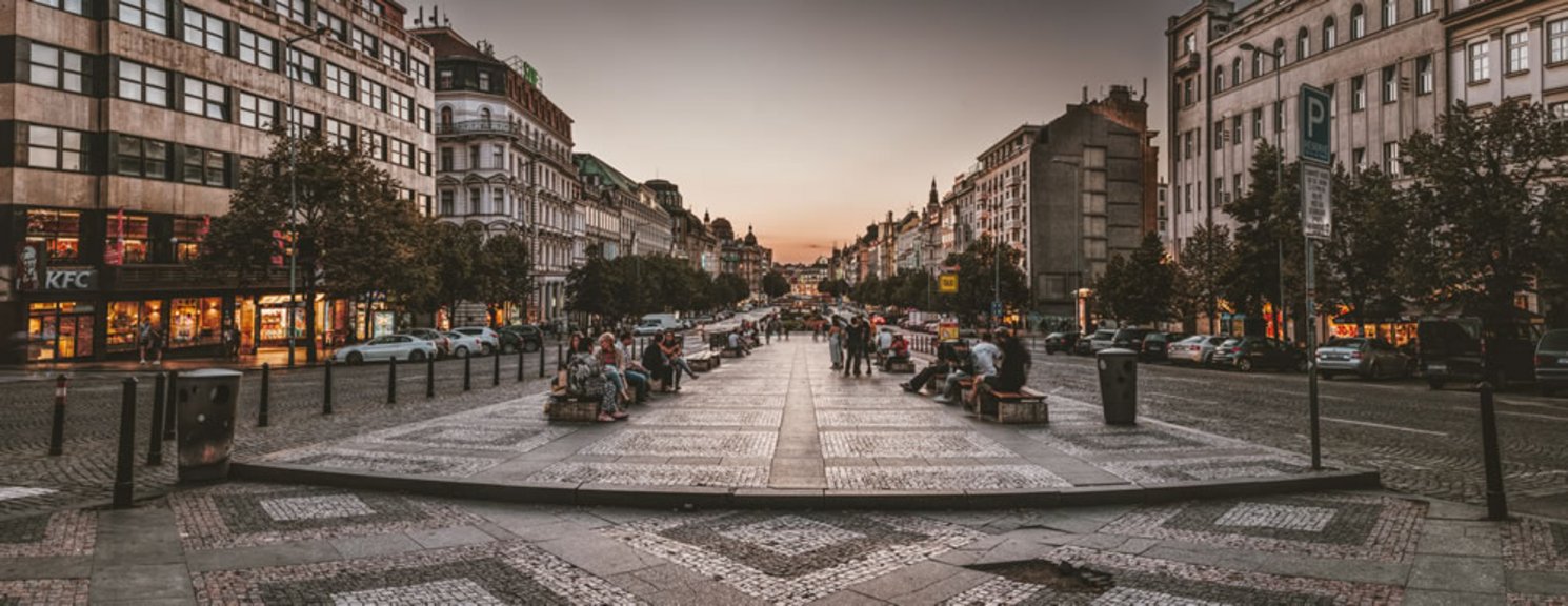 Der Wenzelsplatz in Prag am Abend Bild vom Wenzelsplatz in Prag am Abend