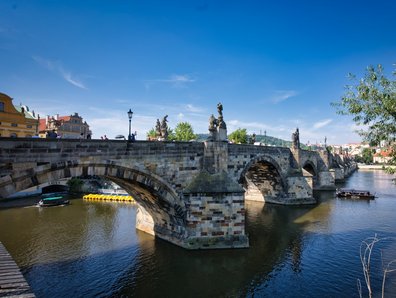 Bild Seitenansicht Karlsbrücke Prag