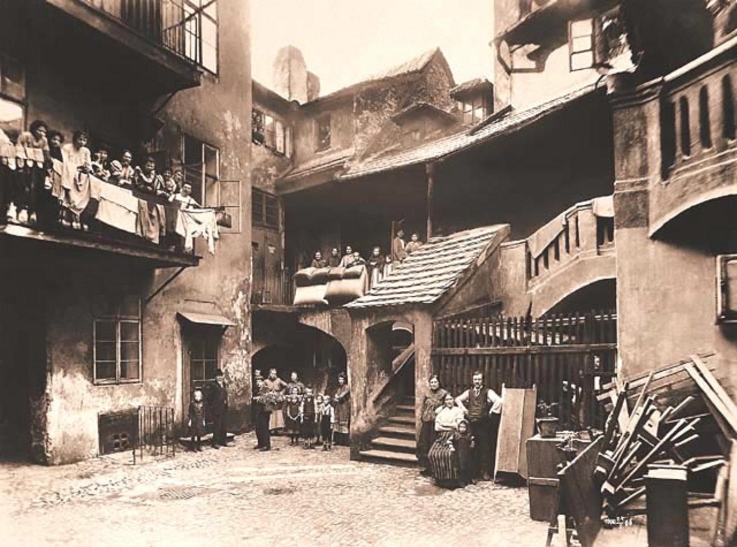 Historische Aufnahme aus dem alten Prager Ghetto Bild Historische Aufnahme aus dem alten Prager Ghetto