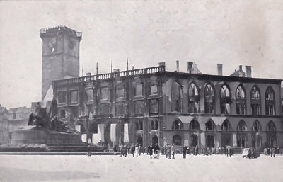 Abgebranntes Rathaus in Prag 1945