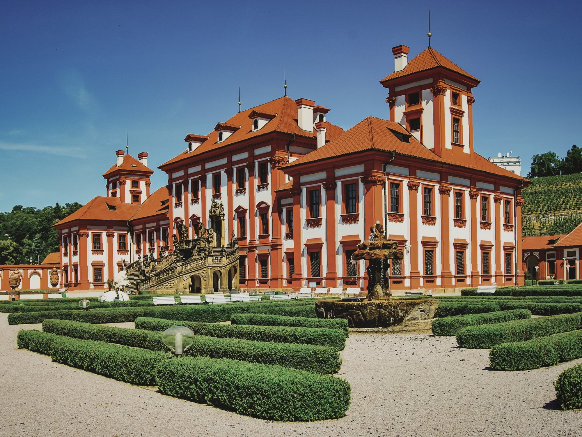 Bild Schloss Troja Außenansicht
