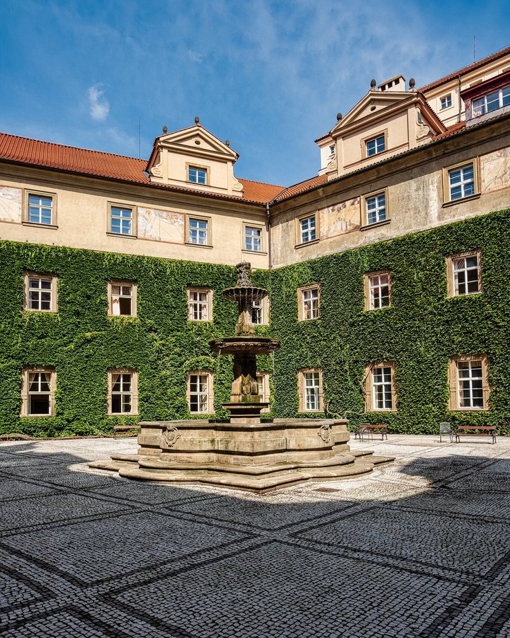 Innenhof des Klementinums in Prag
