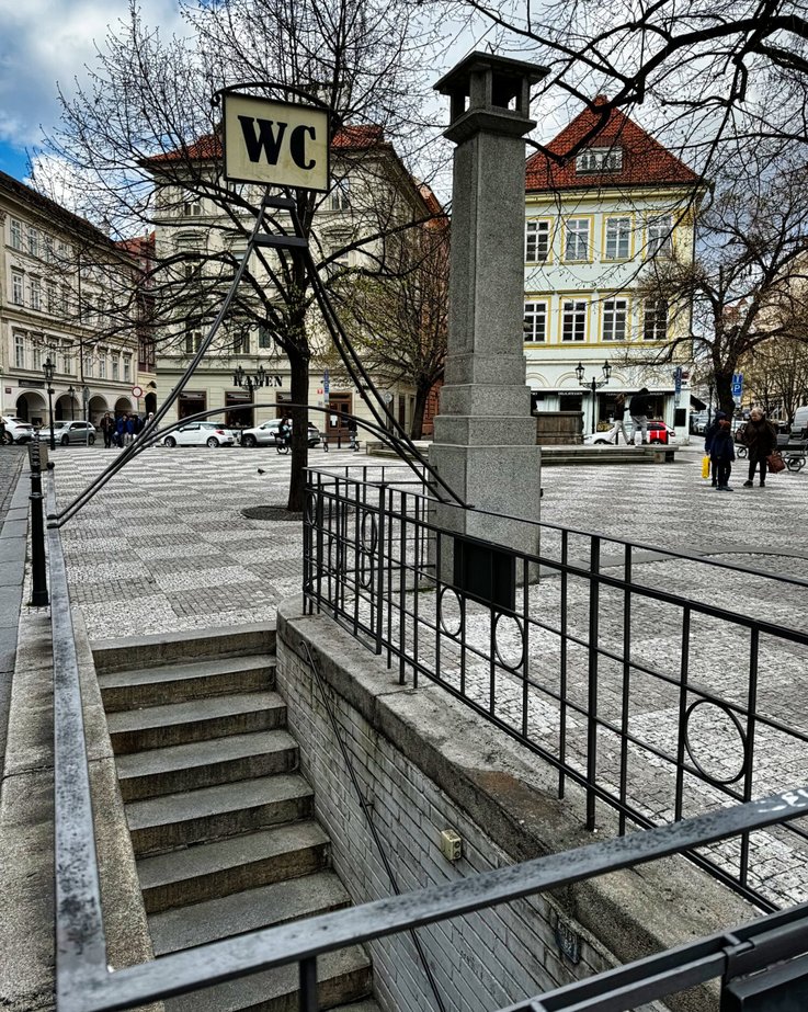 WC am Kohlenmarkt in Prag
