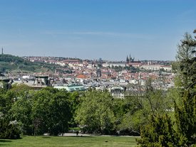 Ausblick auf Prager Burg vom Riegrovy sady