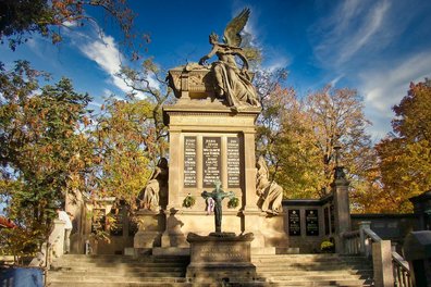 Bild Denkmal im Ehrenfriedhof am Vyšehrad