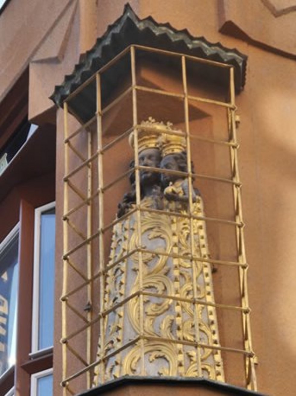 Statue der schwarzen Madonna Prag