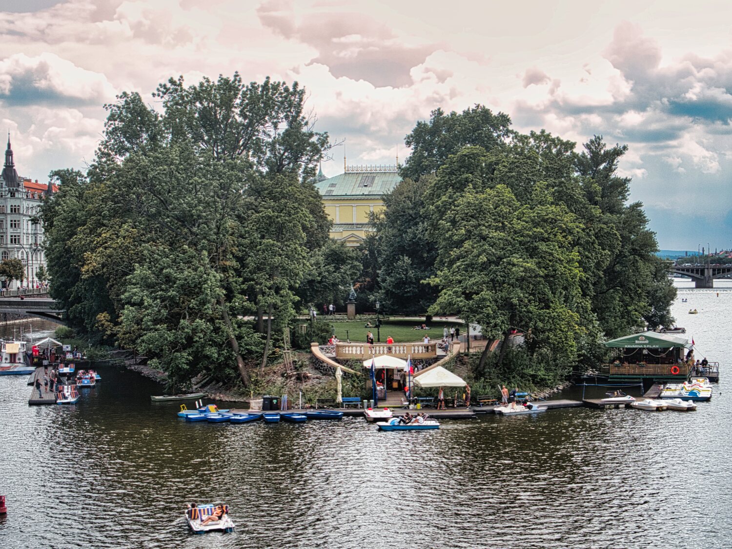 Tretboote der Slaweninsel